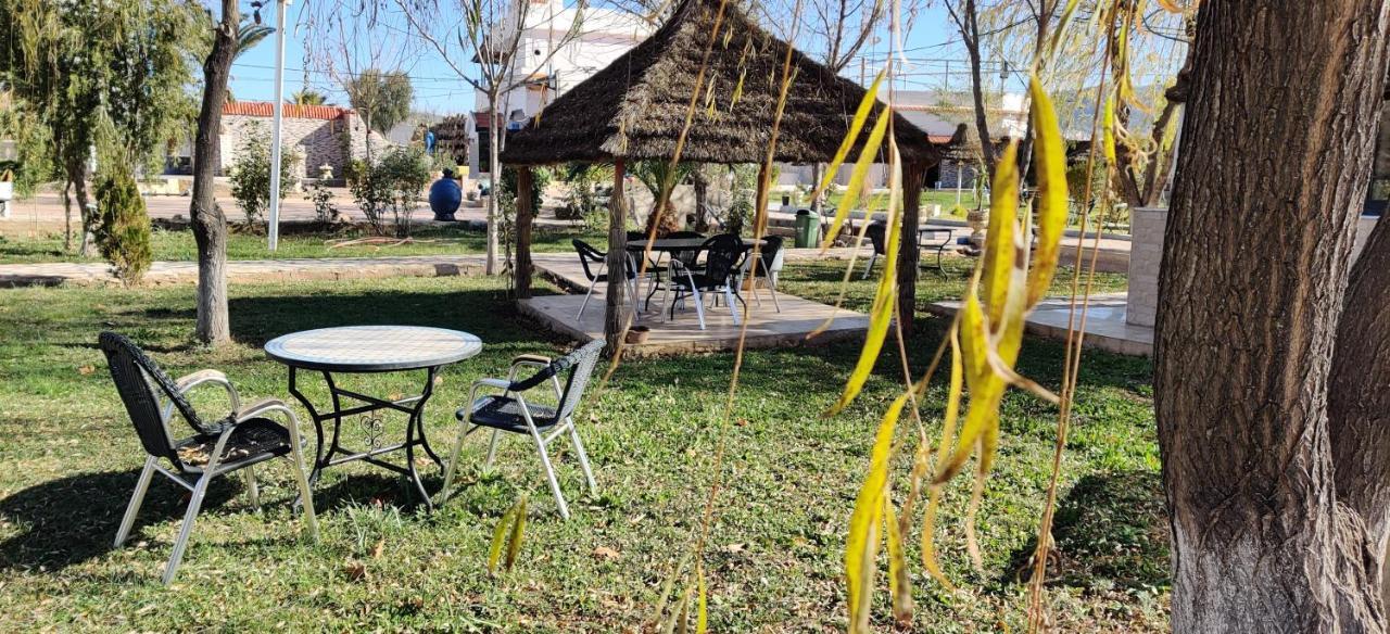 Le Vallon Vert - Club Equestre アズルー エクステリア 写真